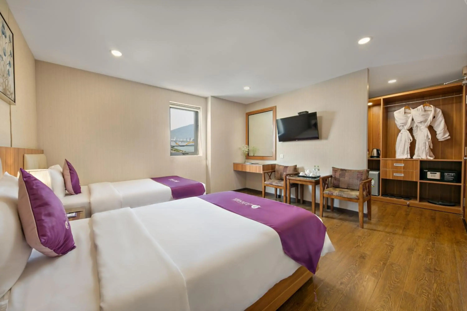 Lavender Riverside Hotel