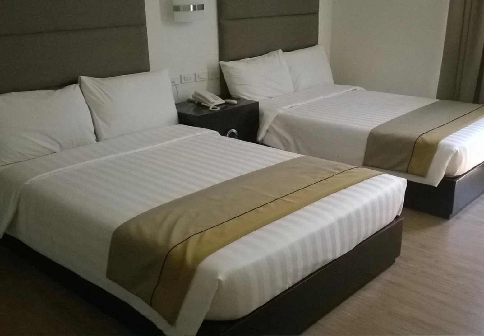 Queen Margarette Hotel - Downtown