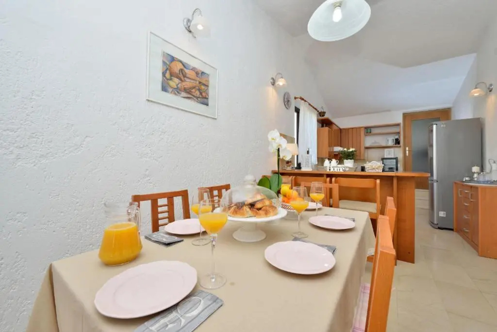 Beachfront Skoblar Holiday Home with Seaview