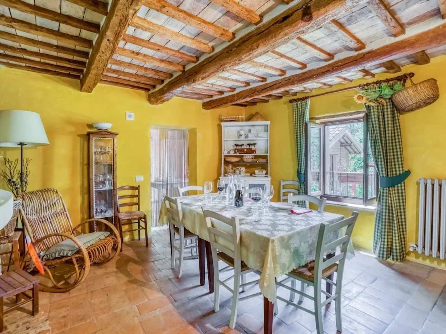 Lovely Holiday Home in Santa Vittoria In Matenano With Pool