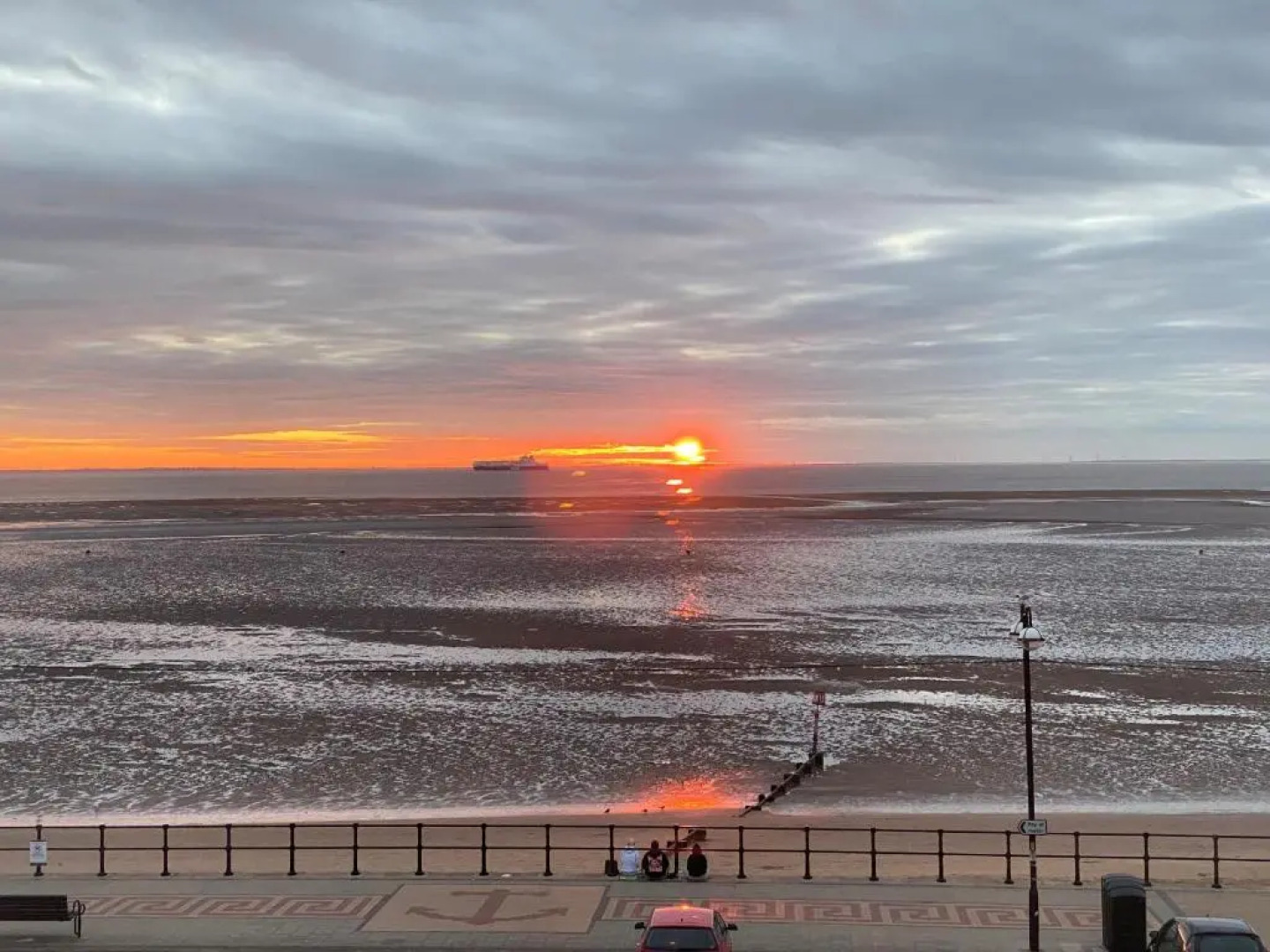 Eastcliffe Penthouse, 2 Beds & Bathrooms with Parking