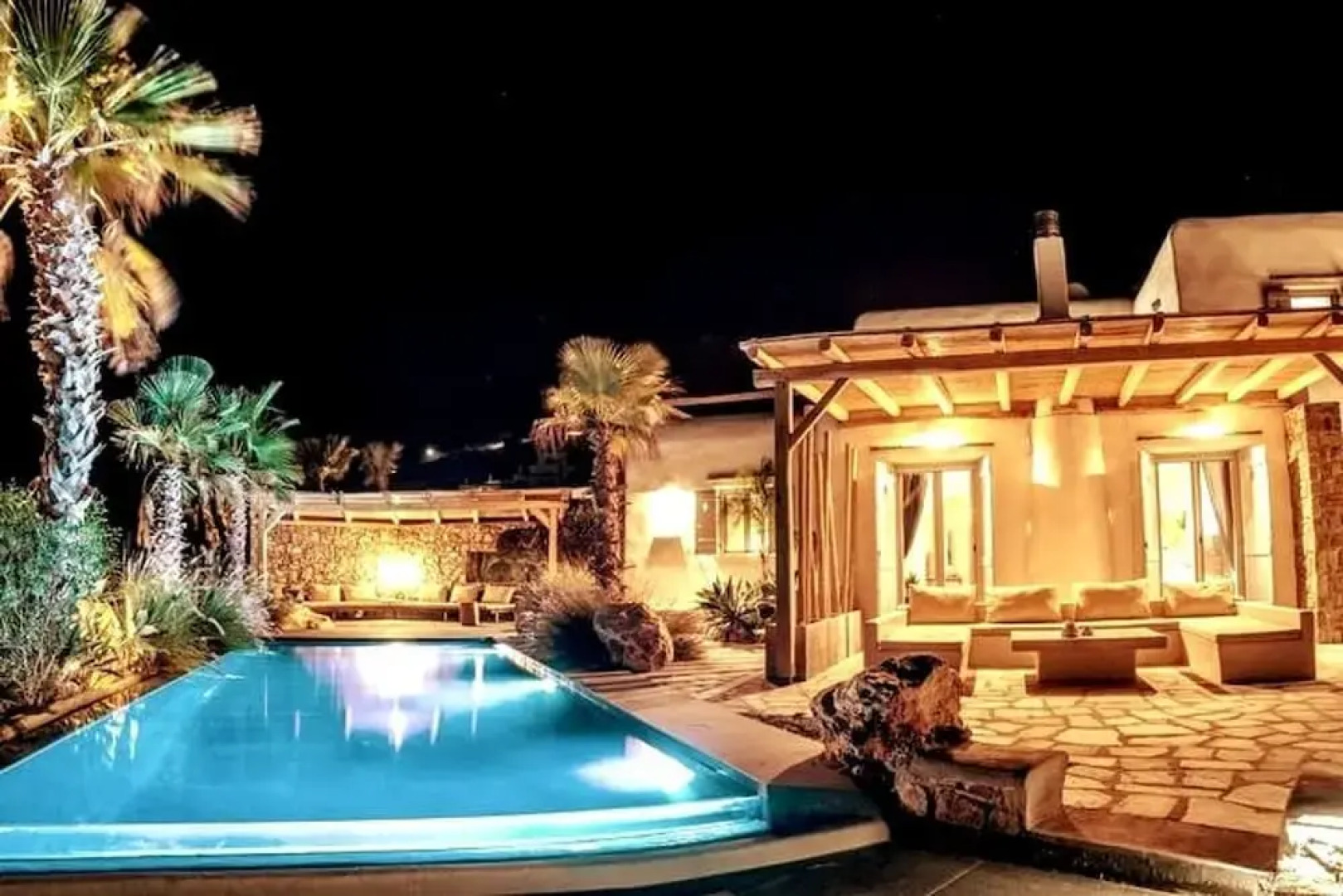 Luxury Villa Delphinus - Allparos Villas