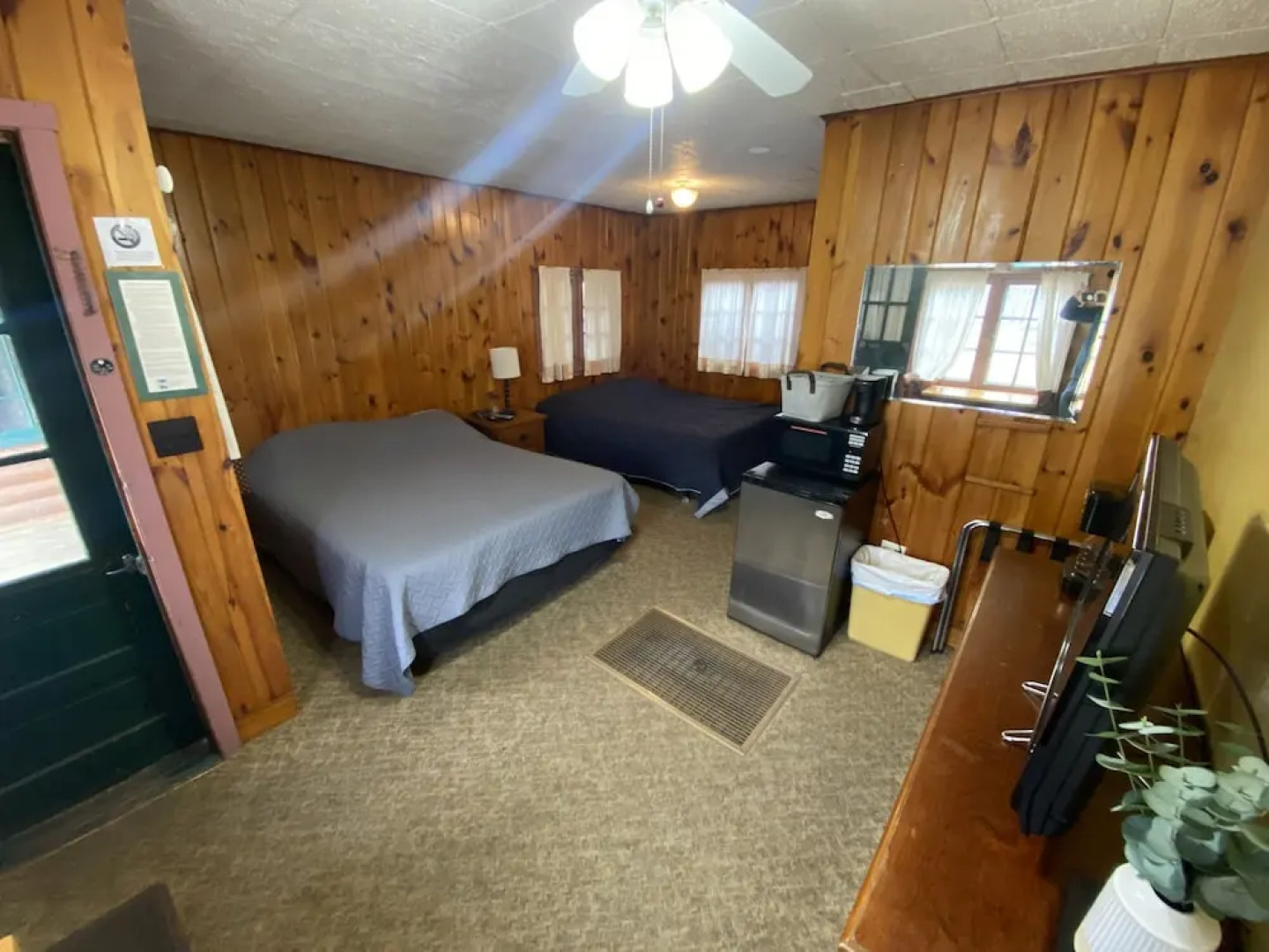 Riverside Point Resort