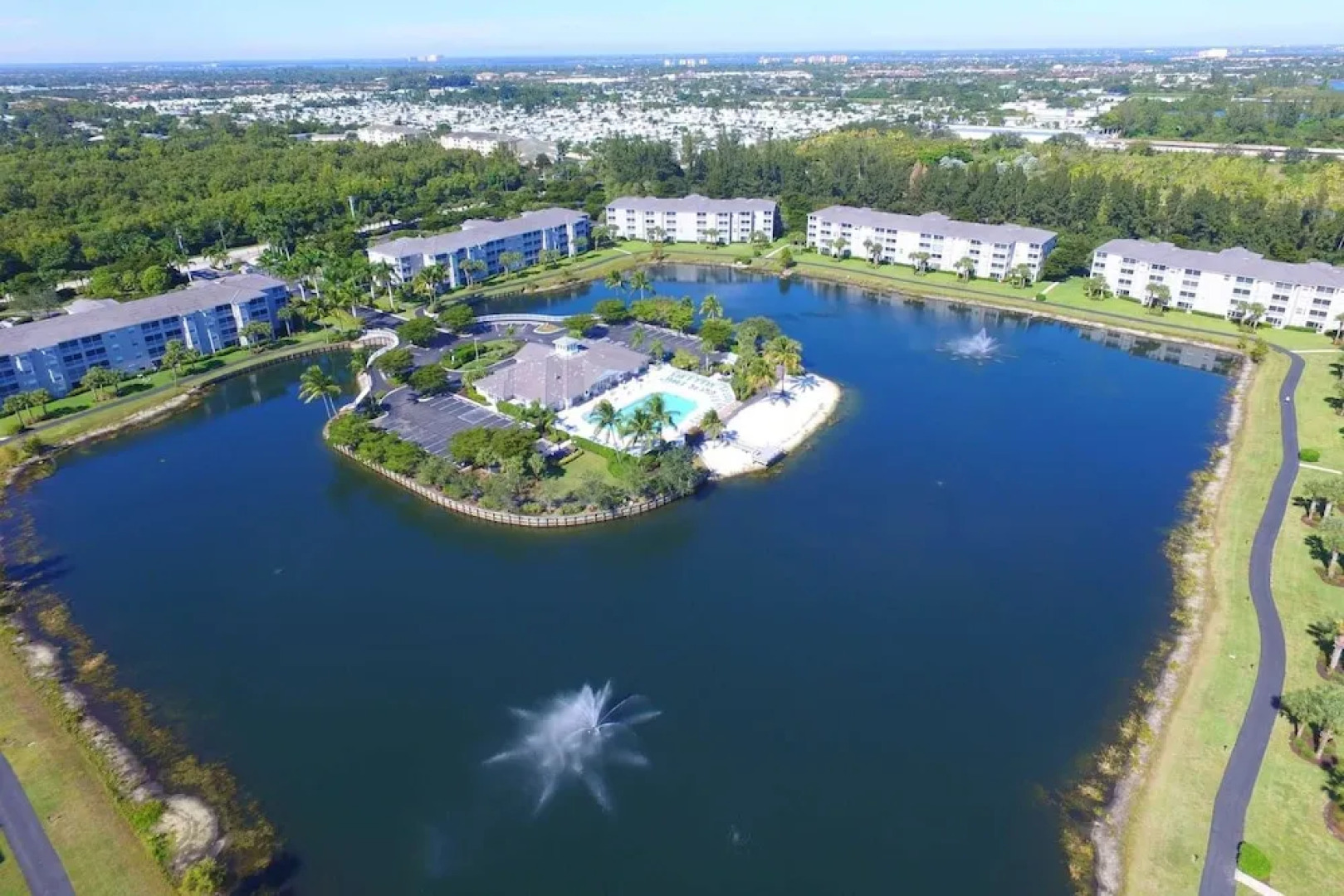 16655 Lake Circle Dr #825