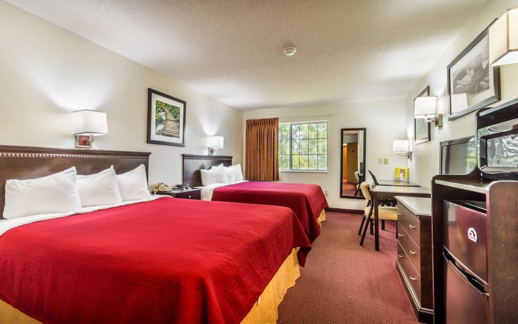 Wamego Inn And Suites