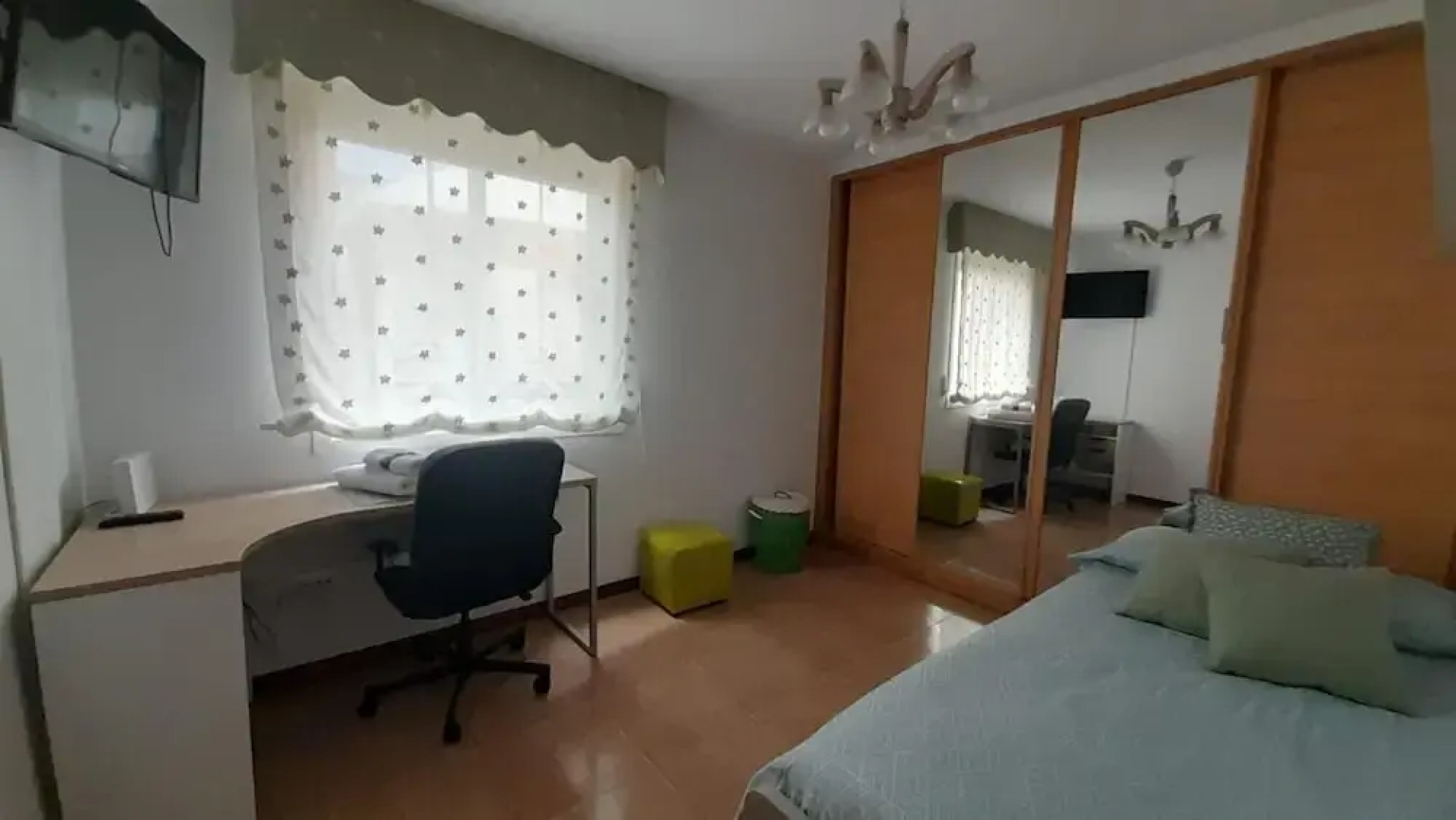 Apartment-sleeps6-parking-terrace