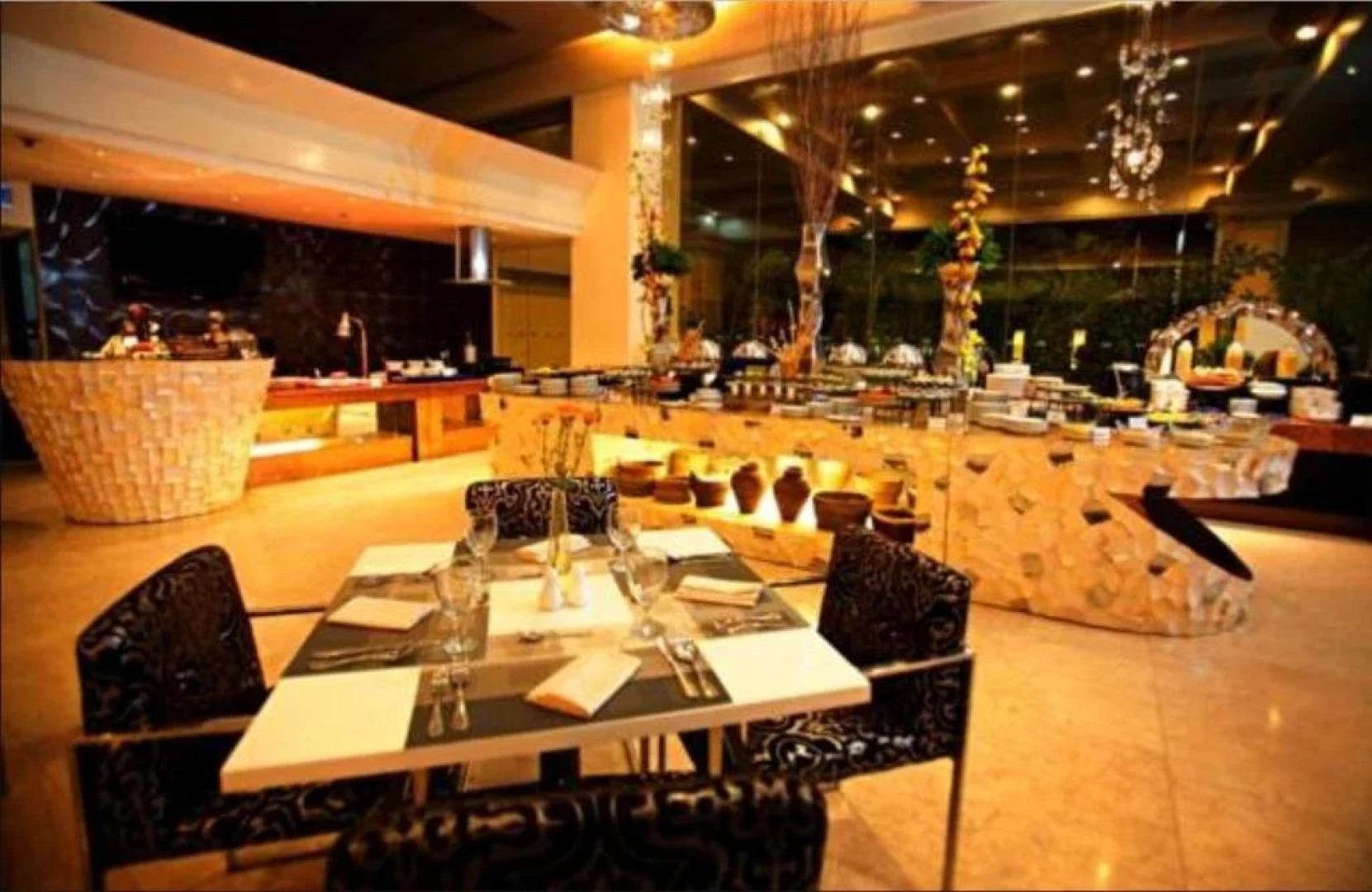 The Royal Mandaya Hotel