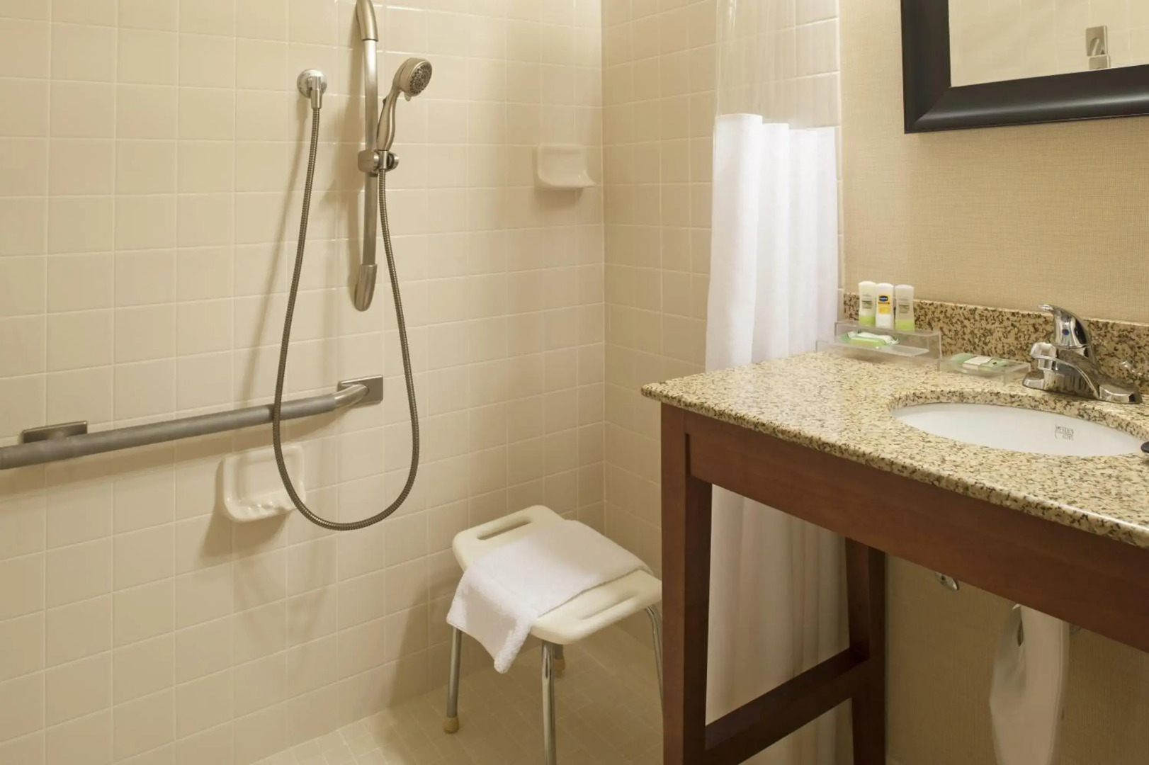 Country Inn & Suites by Radisson, Holland, MI