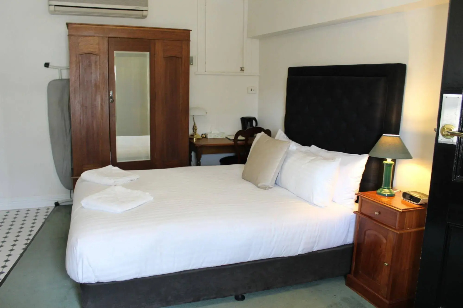 The Macquarie Hotel