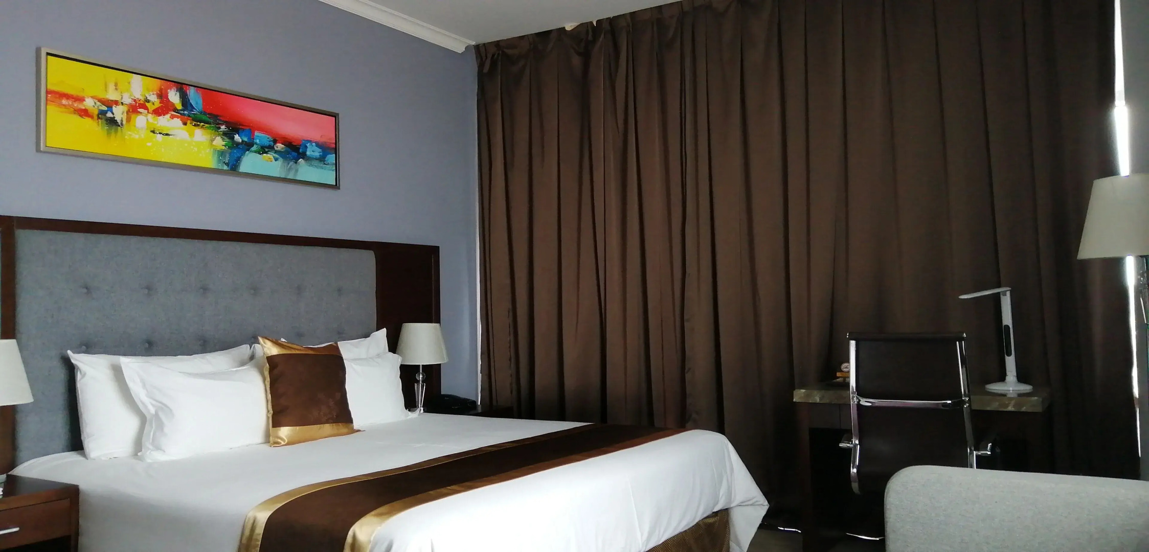 Hotel City Plaza & Suites