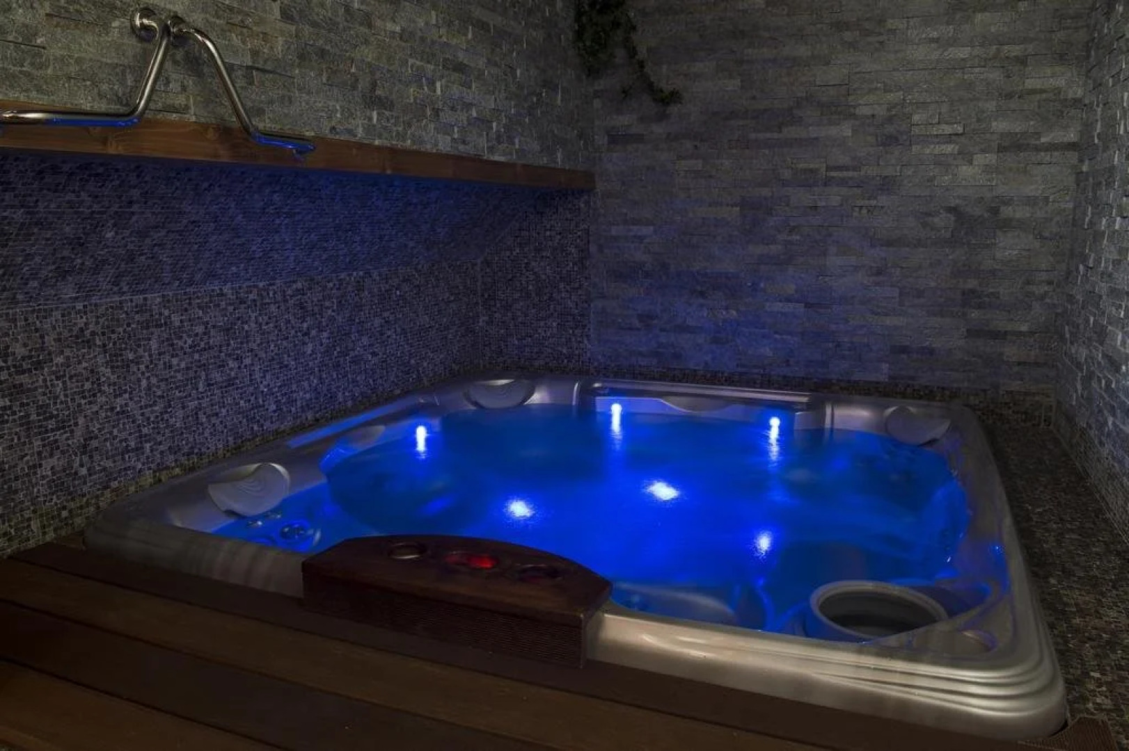 Winter & Summer Resort