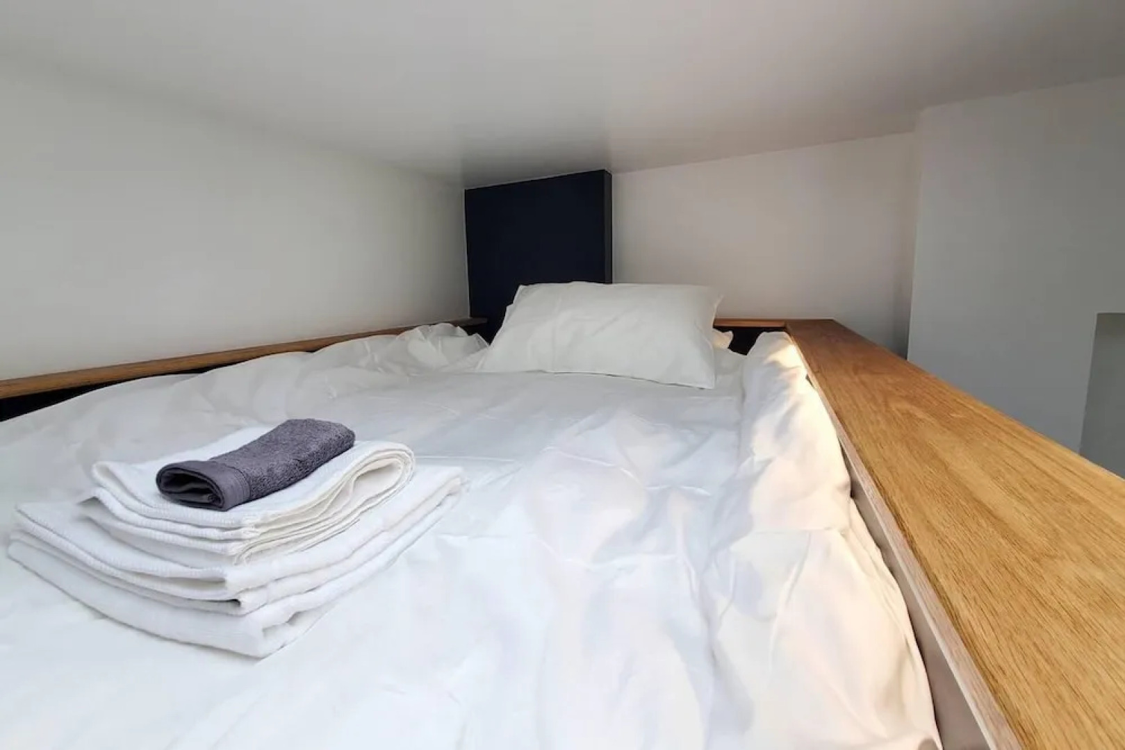 The Cedarwoods - Luxury Studio for 5!