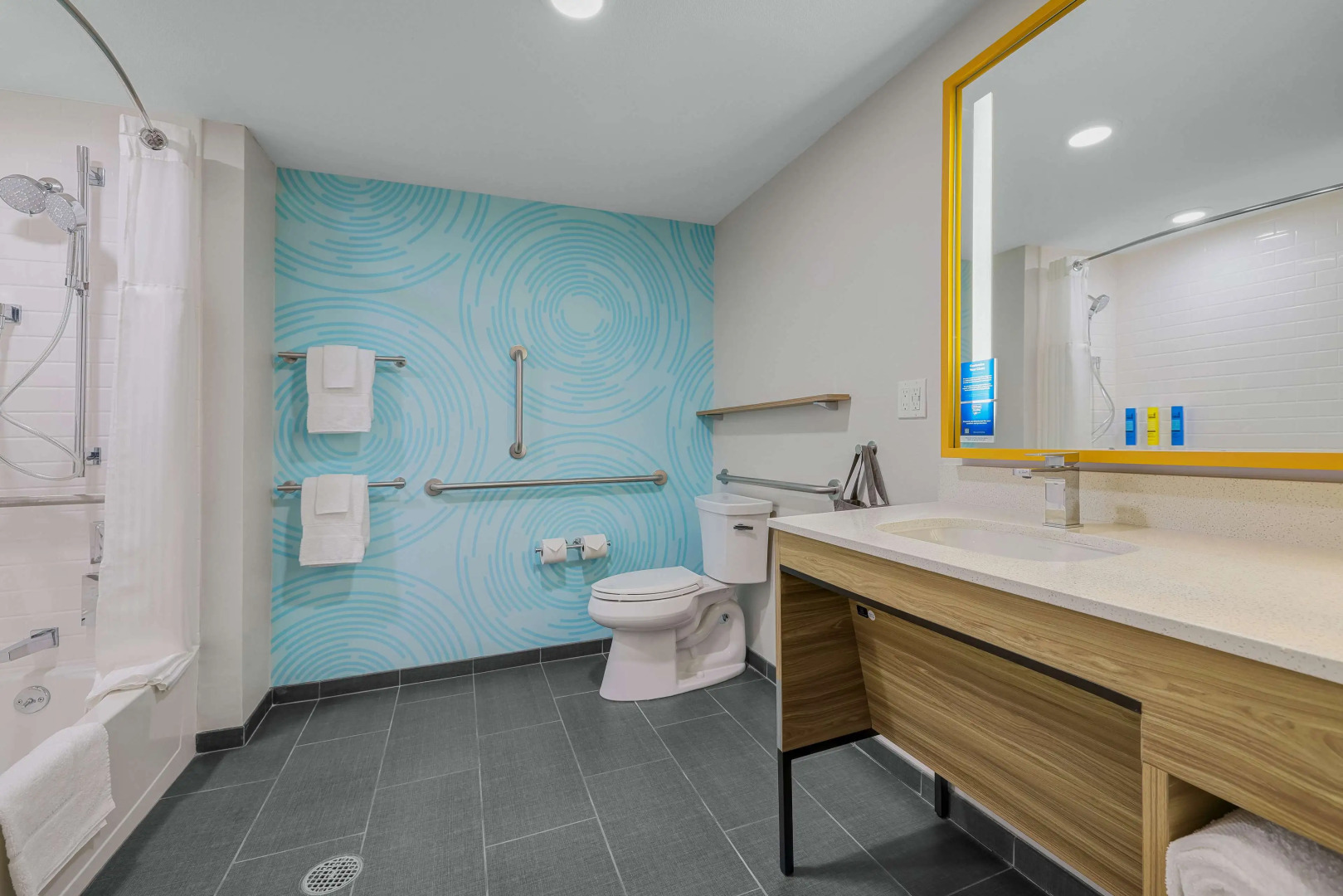 Tru By Hilton Lathrop, CA