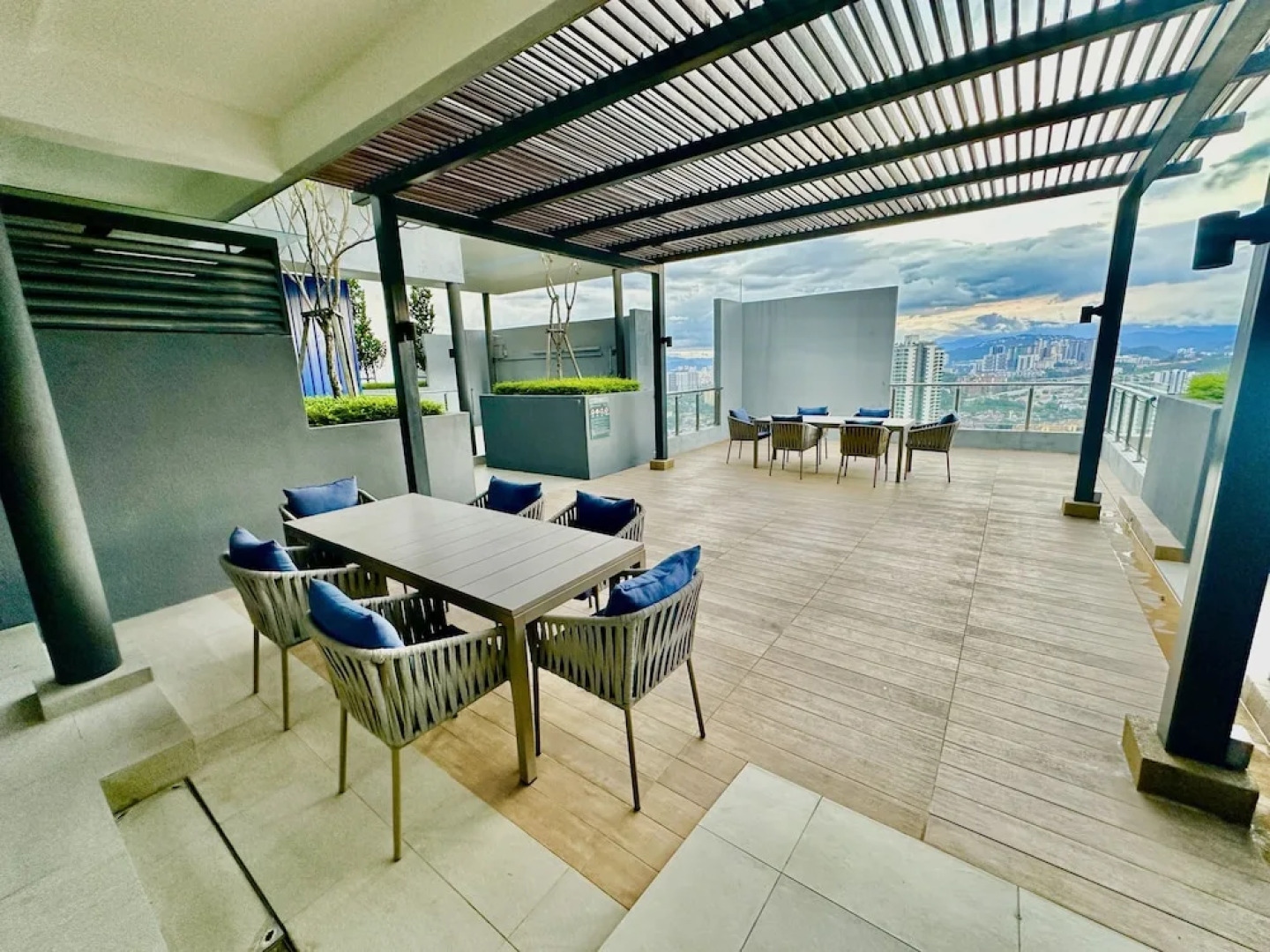 Neu Suites by Moonlight