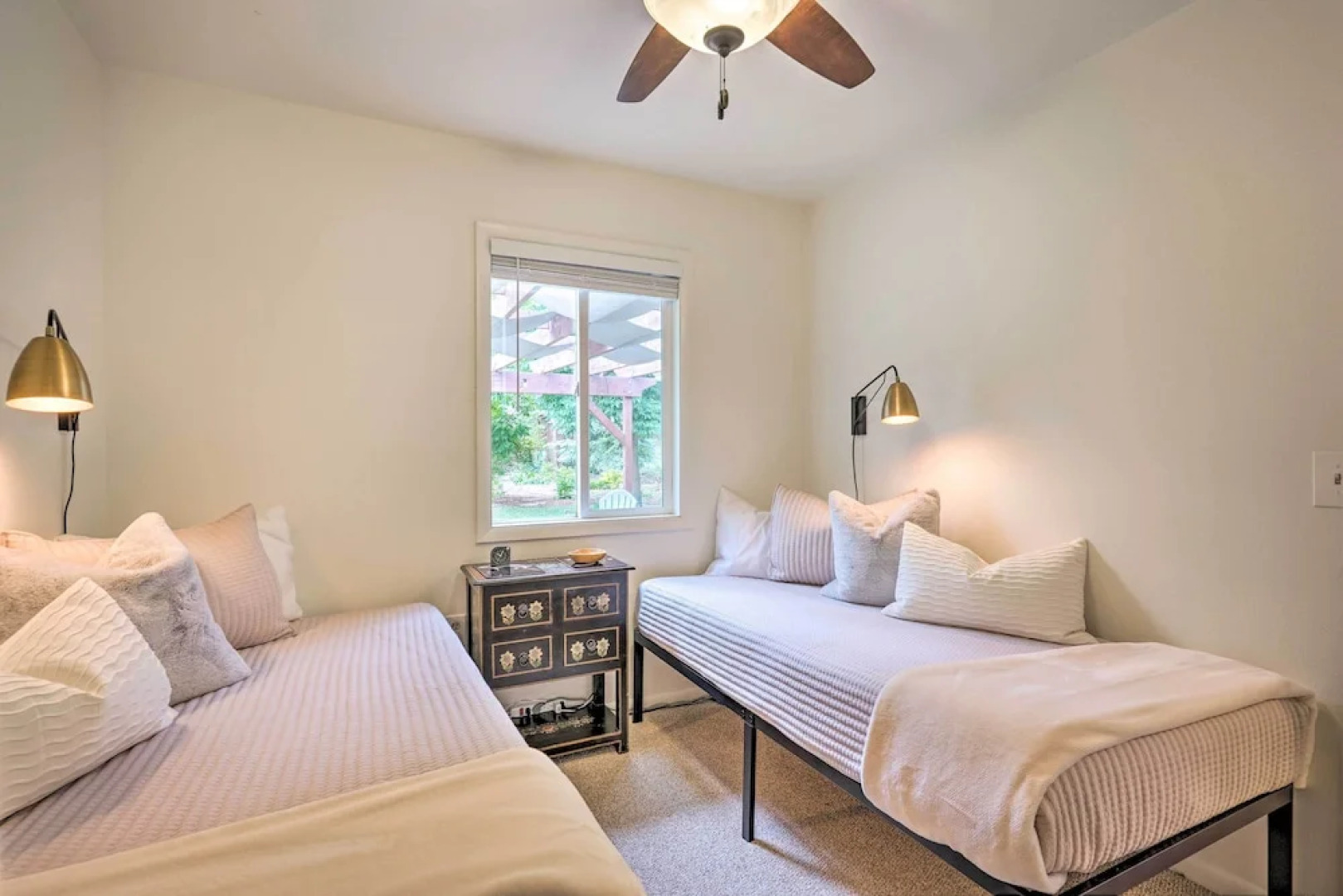 Cañon City Casa w/ Spacious, Private Yard!