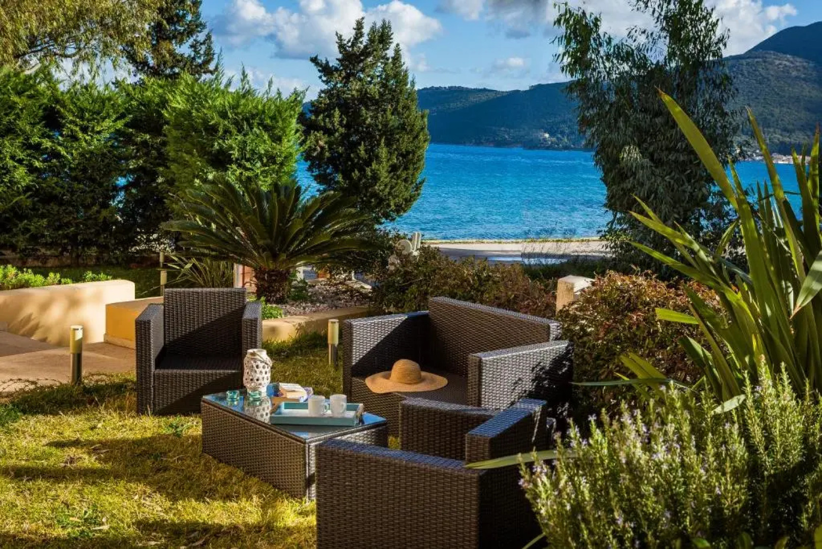 Apartment Lilly, brand new apartment with communal pool, 10 meters from sea