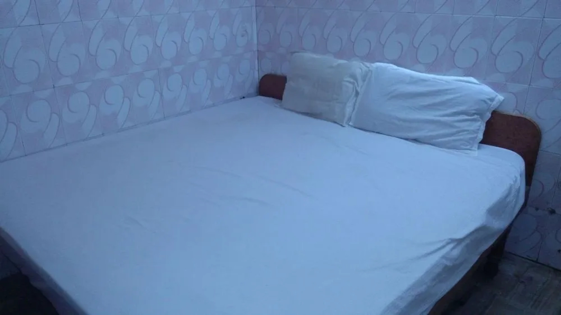 Iroomz Hotel Nandini Lodge