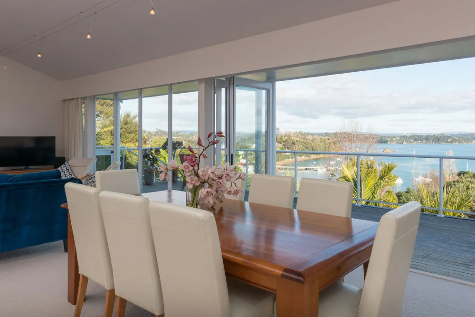 Russell View Apartments