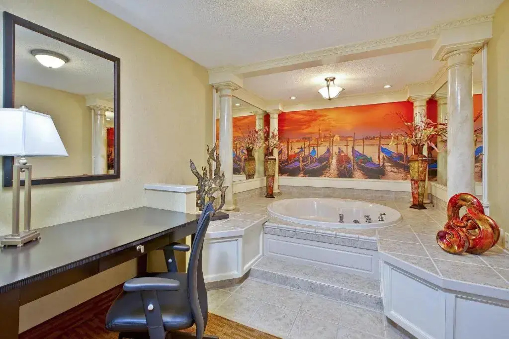 Holiday Inn Express & Suites Sharon-Hermitage by IHG