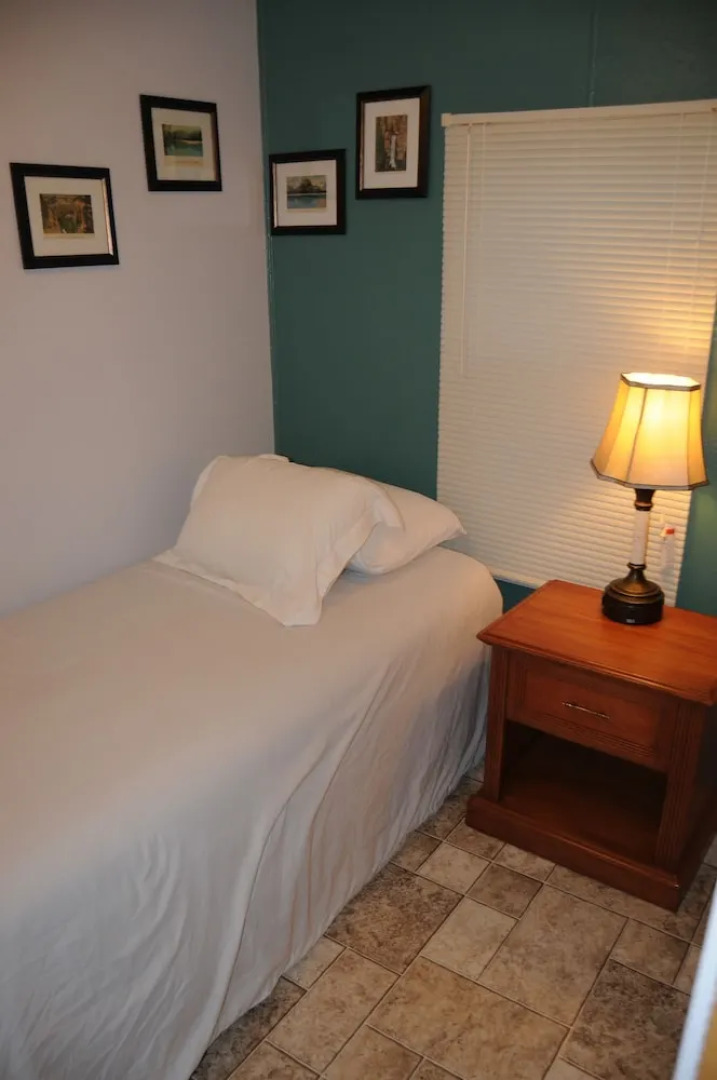 Yellowstone Motel - Adults Only