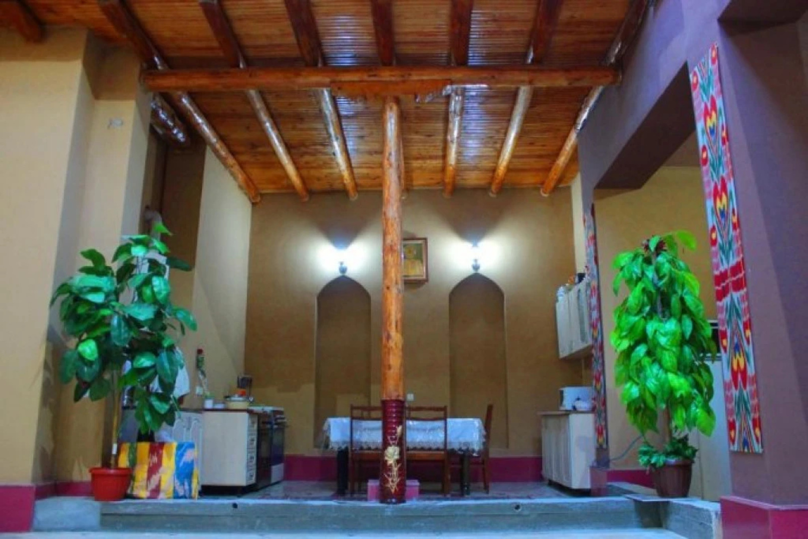 Al Mansur Guesthouse