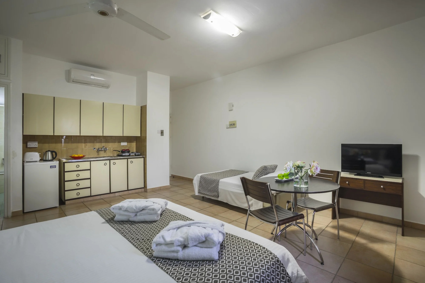 Costantiana Beach Hotel Apartments