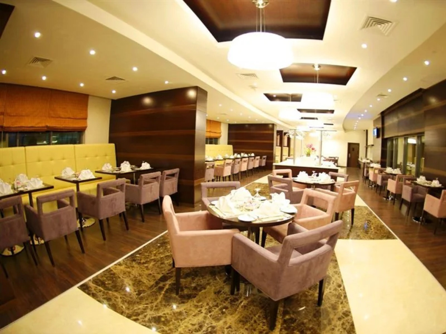 Отель Grand Belle Vue 