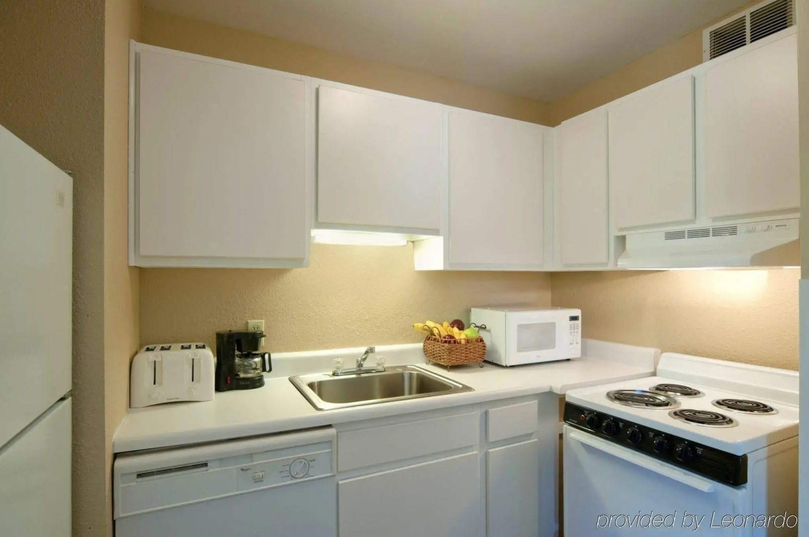Crossland Economy Studios - Kansas City - Lenexa - 95th St.