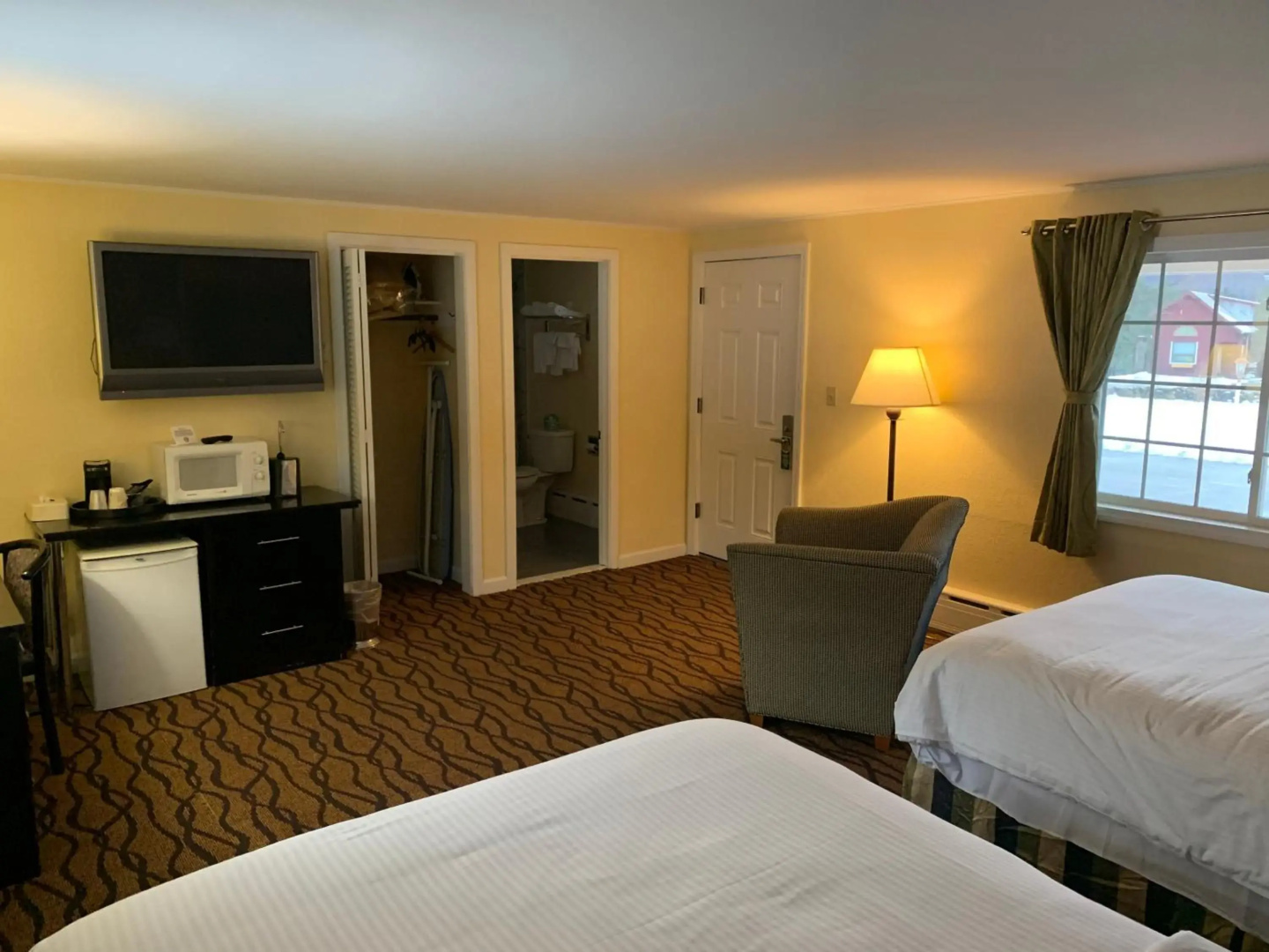 Four Winds Country Motel