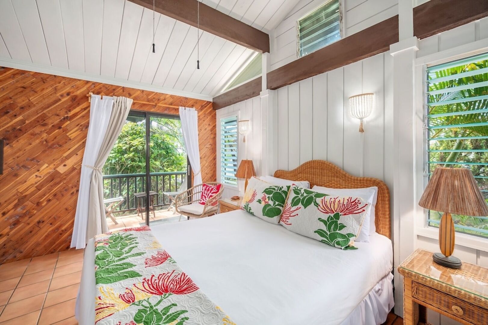 Niulani Lanikai - Kauai Beach House 4 Bedroom Home by RedAwning