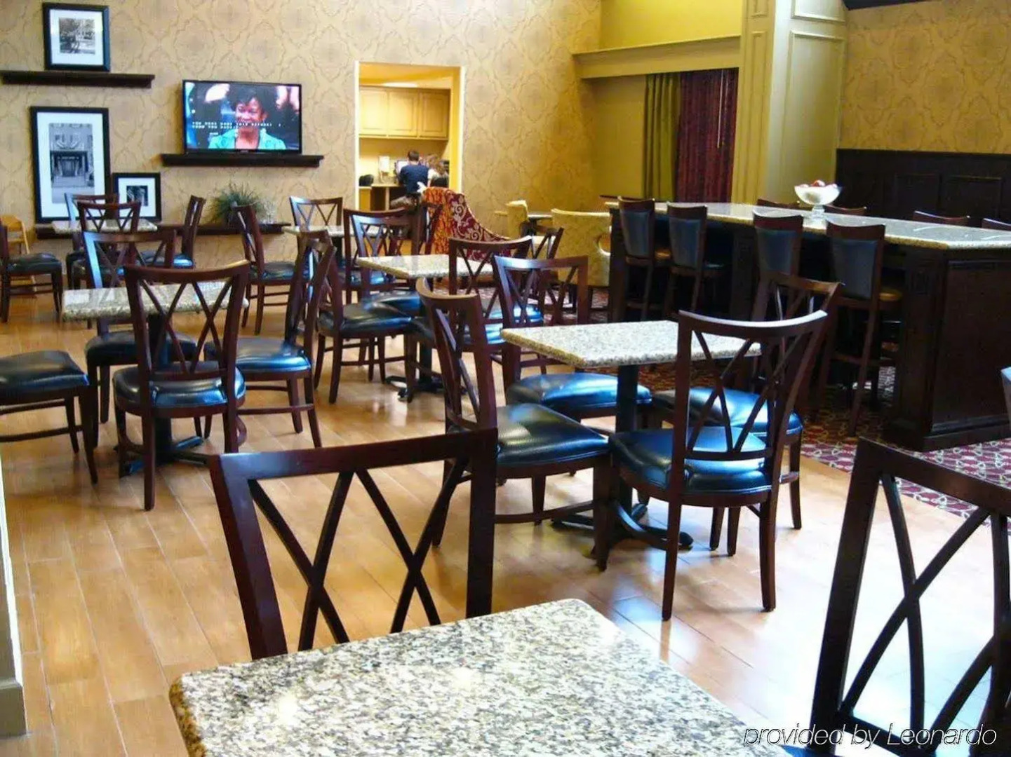 Hampton Inn & Suites Williamsburg-Richmond Rd.