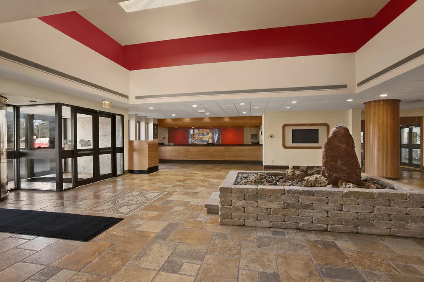 堪萨斯城豪生广场会议中心酒店(Howard Johnson Plaza Kansas City Hotel & Conference Center)