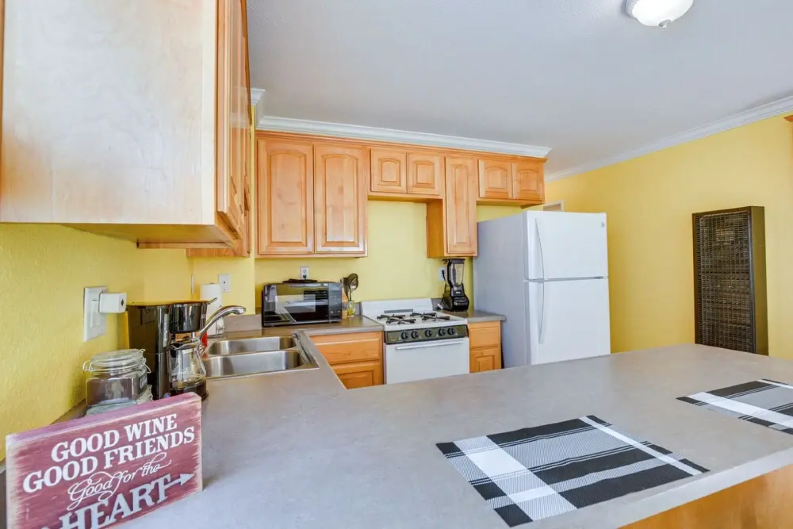 Chula Vista Unit: 12 Mi to Downtown San Diego!