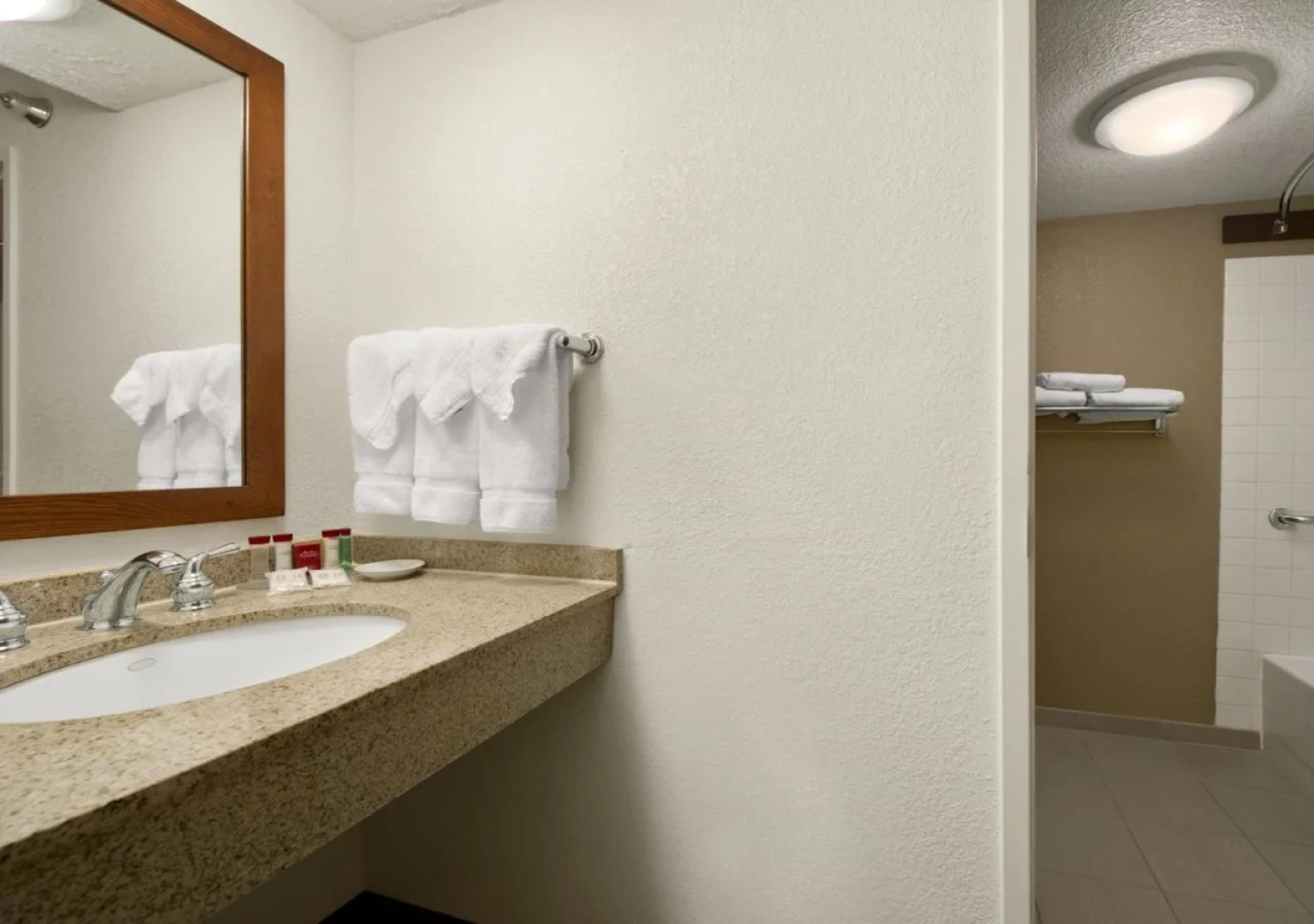 Delta Hotels by Marriott Minneapolis Northeast