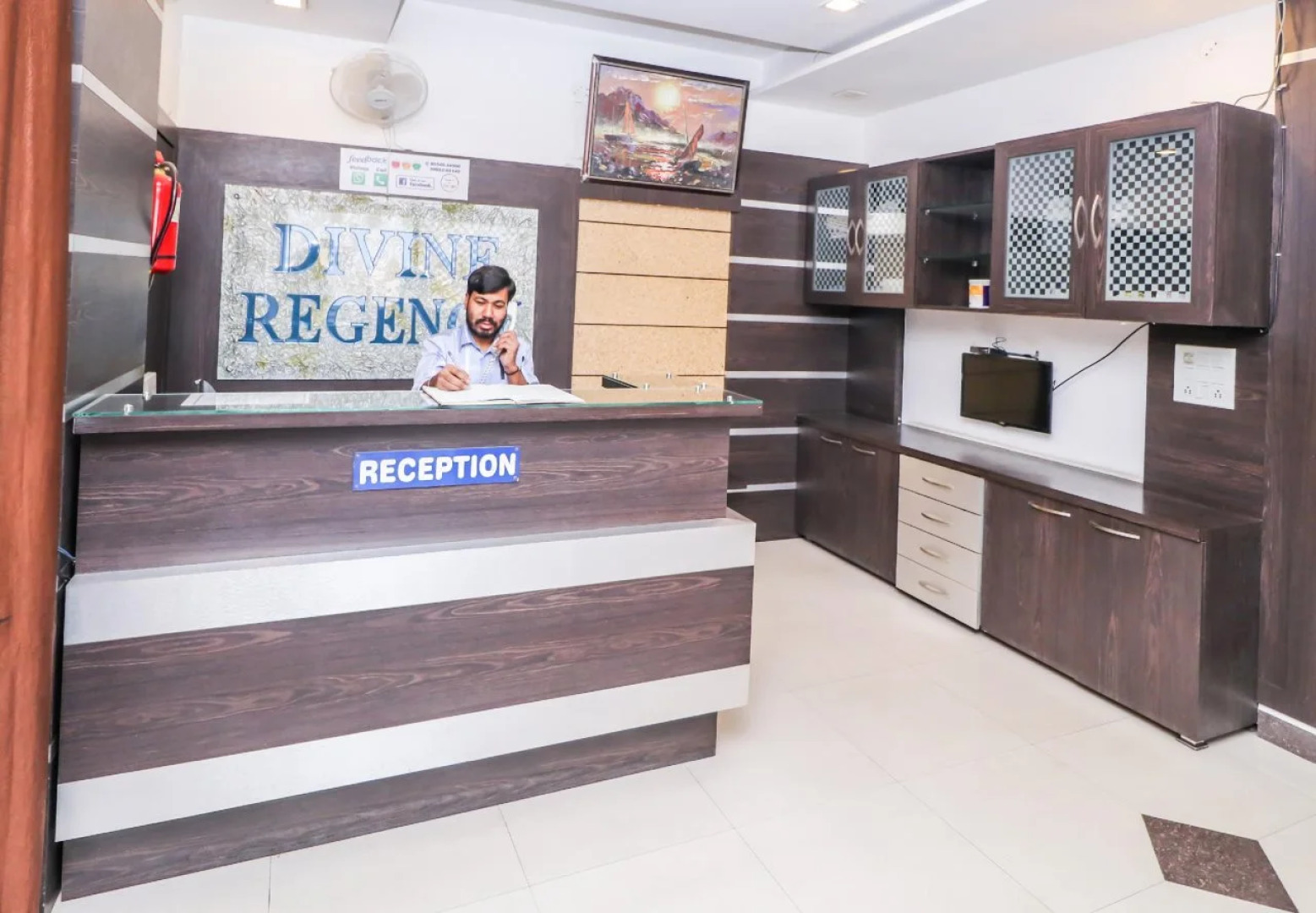 Hotel Divine Regency