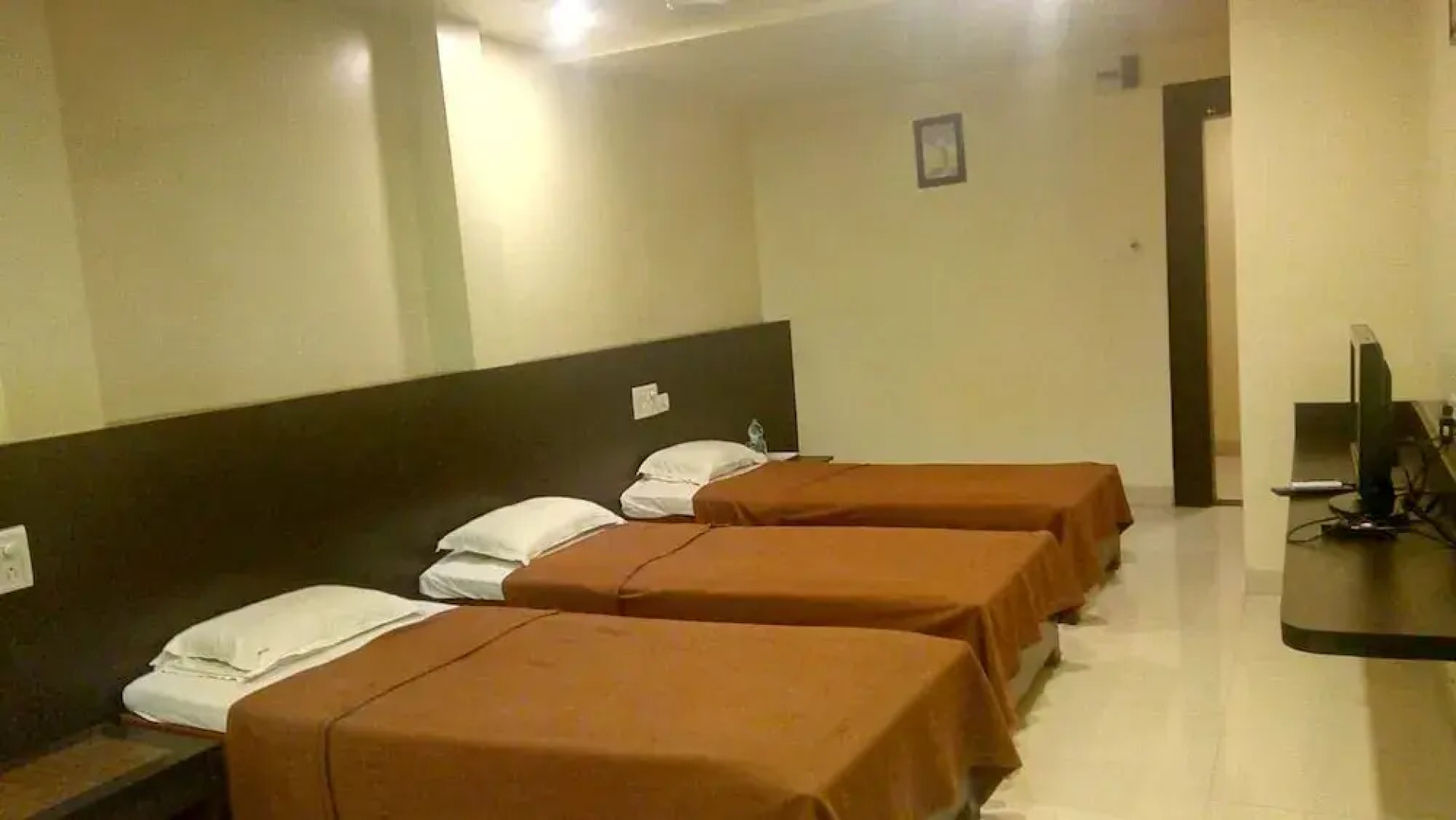 Hotel Kohinoor Square