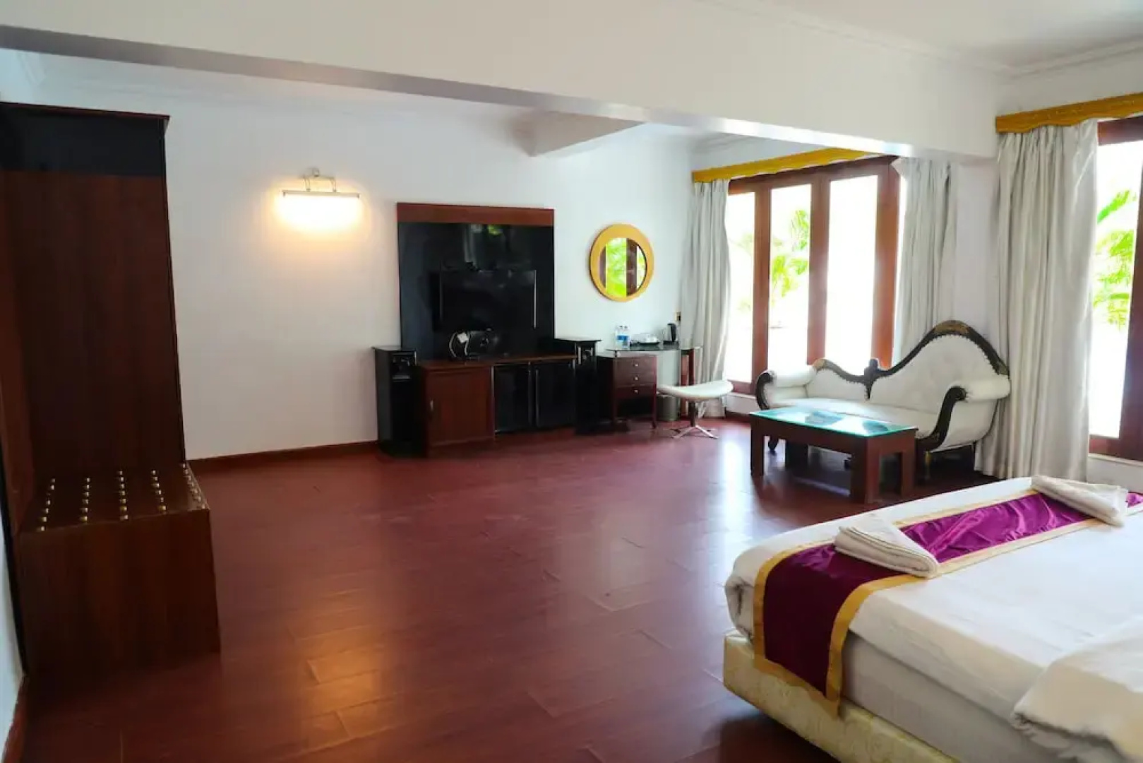 White Pearl Suites