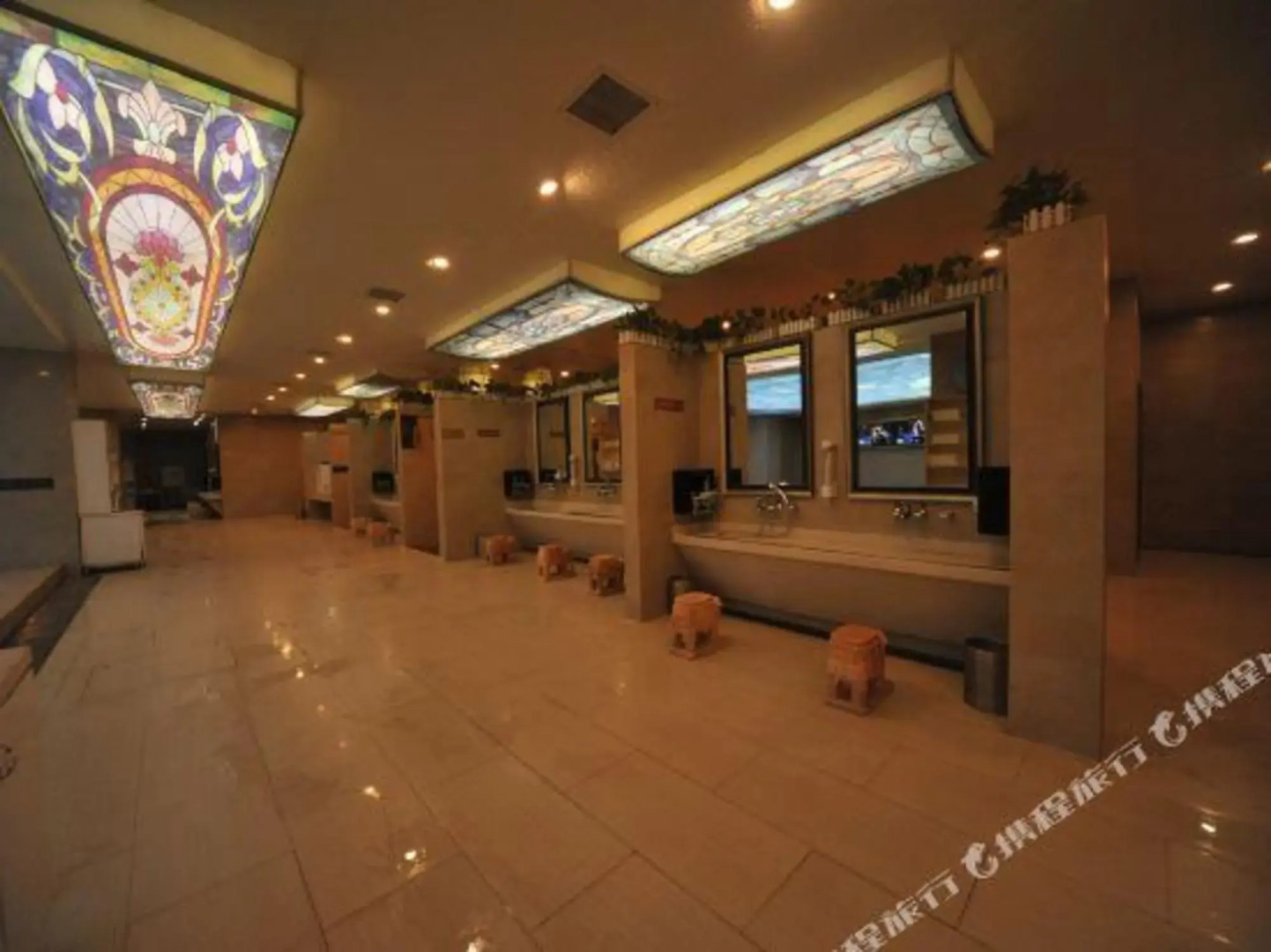 Tian Yi Zang Run Hotel