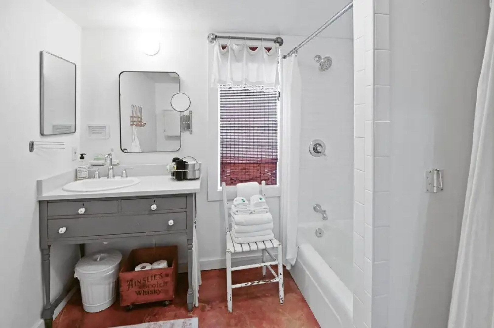 Gausthaus 402 1 Bedroom Cottage by RedAwning