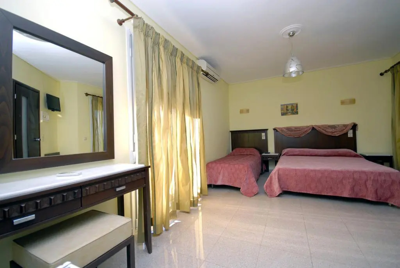 Ariadnes Holiday Accommodation II