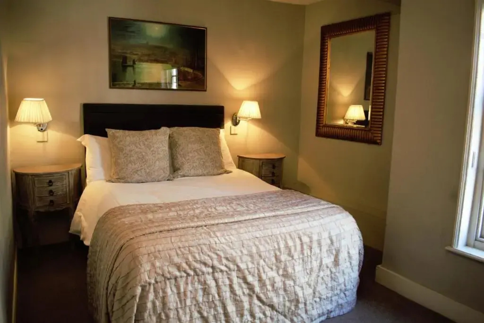 The White Horse & Griffin