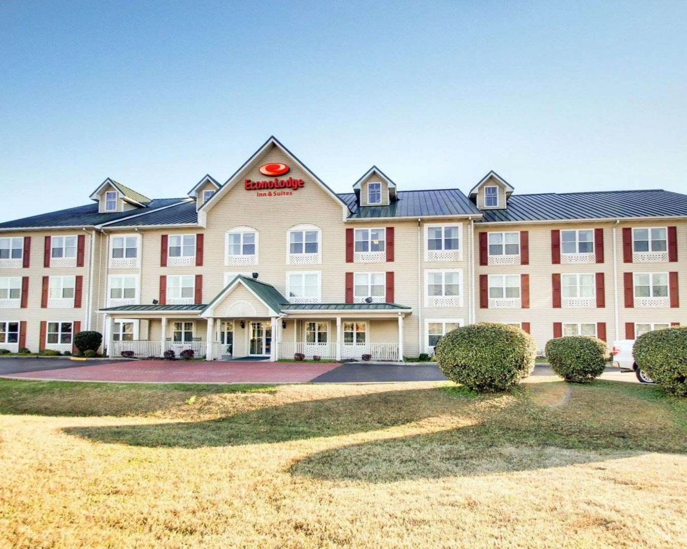 Econo Lodge & Suites