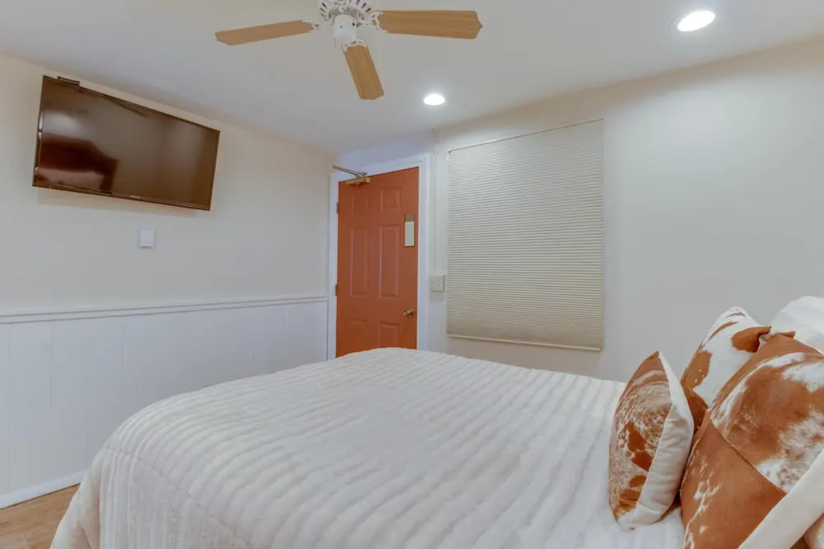 Three Seasons Condominiums