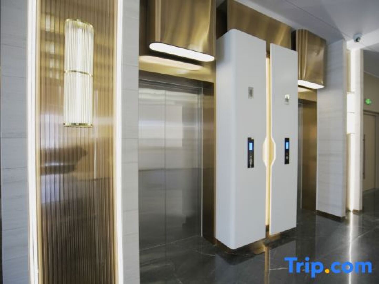 Qinhuangdao Xiadu Garden Hotel (People's Square)