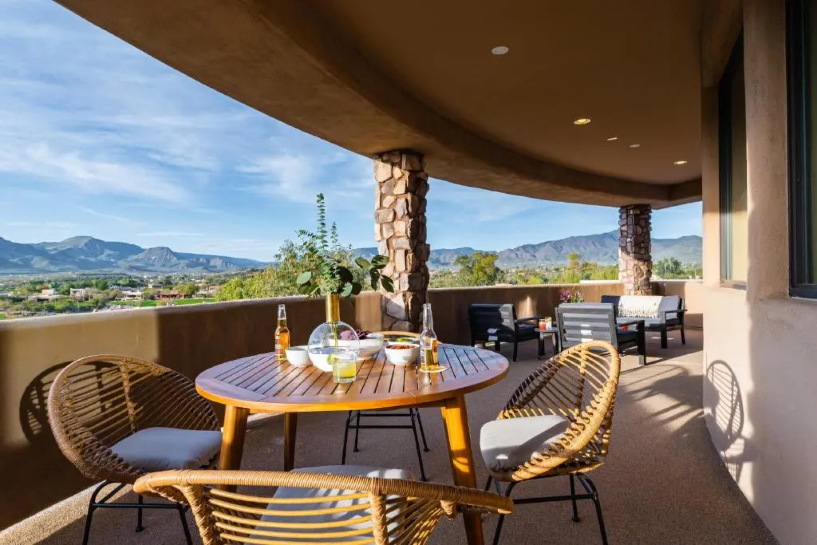 Sunbeam by Avantstay Elegant, Private Desert Home w/ Infinity Pool, Spa & View