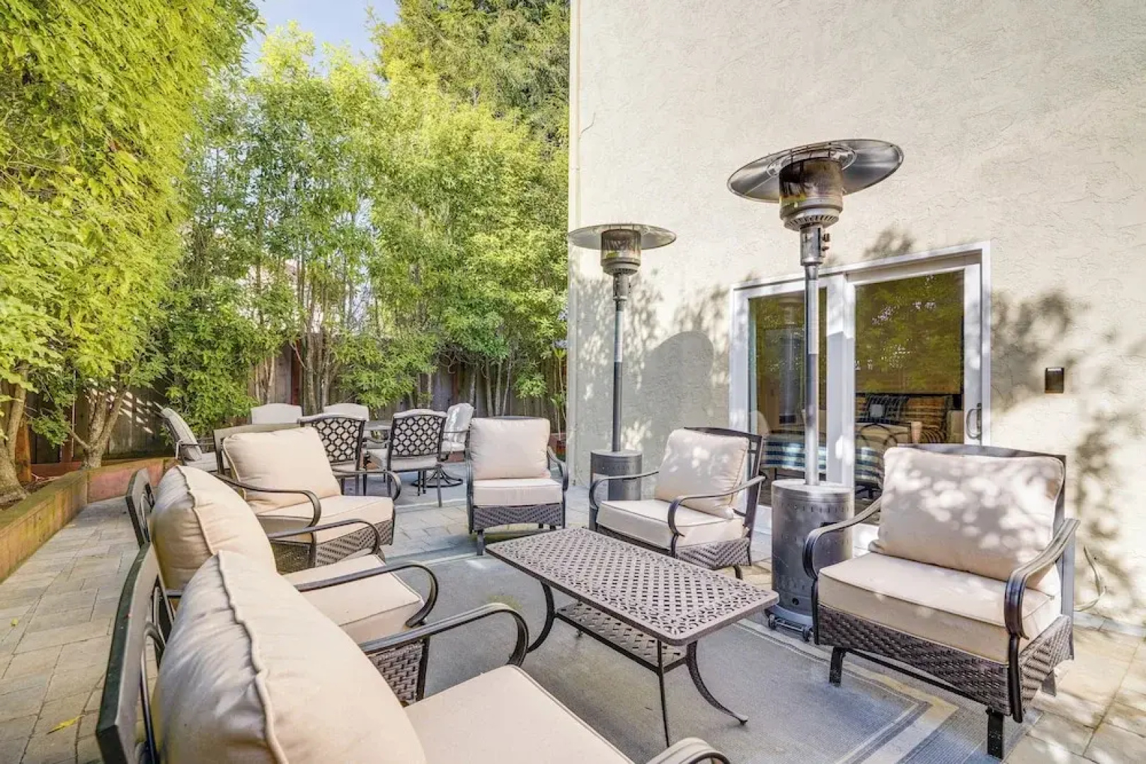 Swim, Golf & Relax: Luxe Townhome in Aptos