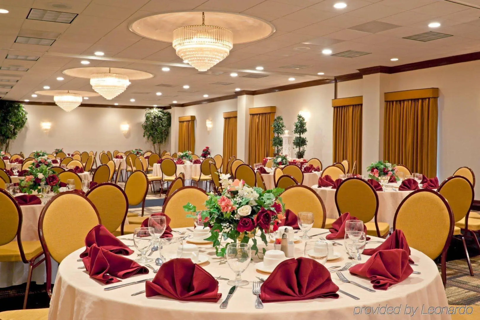 Holiday Inn Totowa Wayne Hotel