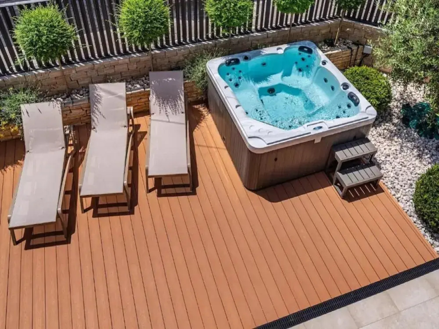 Villa Alpha - Four Bedroom Villa With Swimming Pool
