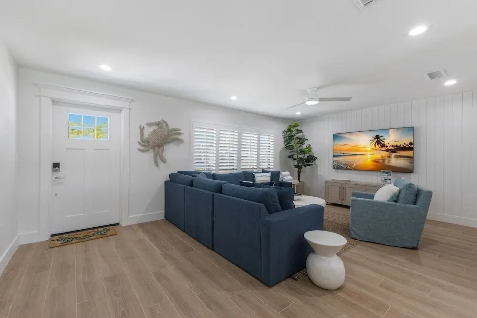 Gladiolus On The Water 3 Bedroom Home by RedAwning