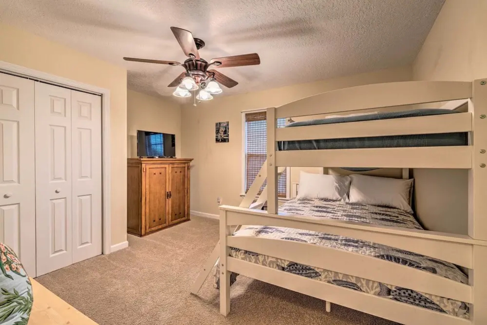 'honey's Hideout' < 1 Mile to River Access!